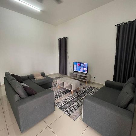 Bungalow Homestay Jasin Perdana Exterior foto