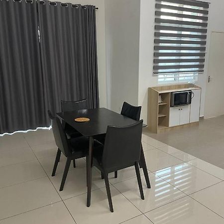 Bungalow Homestay Jasin Perdana Exterior foto