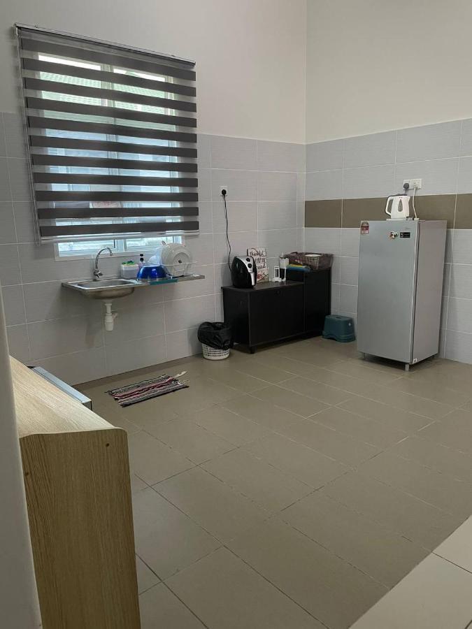 Bungalow Homestay Jasin Perdana Exterior foto